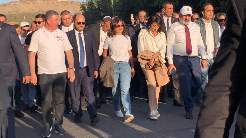 Խորտակվող նավը ժամանակին լքելը ոչ թե դավաճանություն է, այլ սթափ մտածողություն. քաղաքագետ