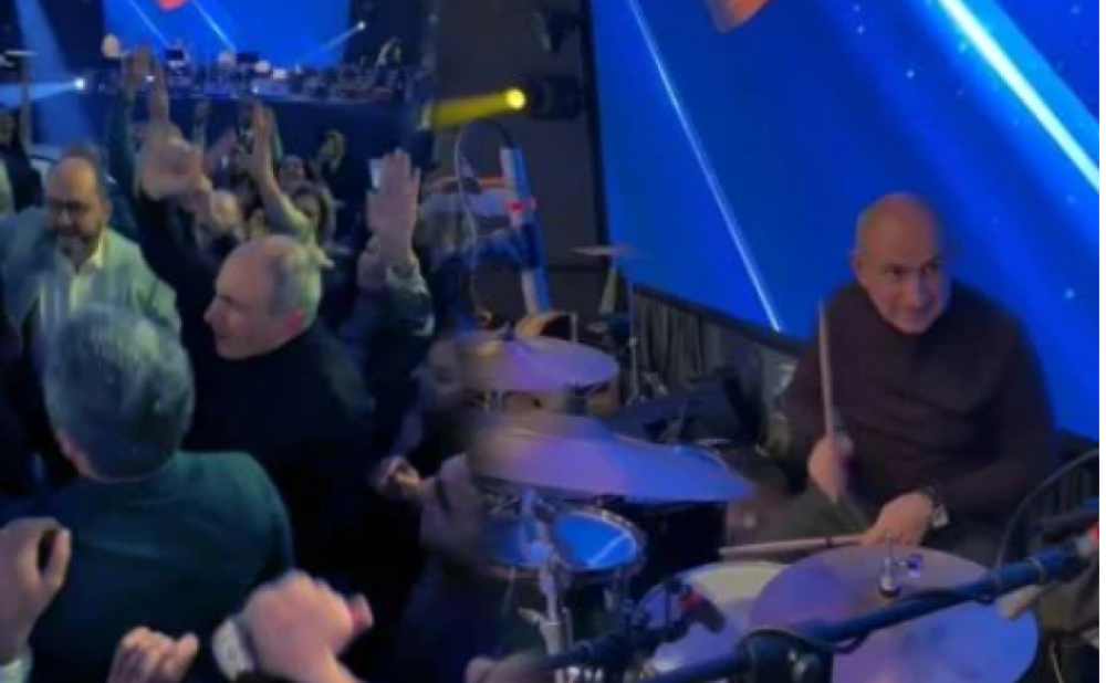 Մասսովկան լրացրել են տարեց պատգամավորները․ «Հրապարակ»