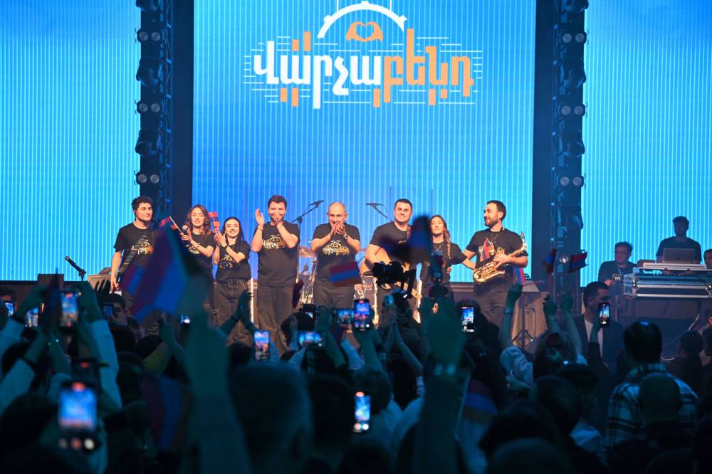 Փաշինյանի երաժշտական տաղանդի բացահայտումը բավականին թանկ է նստել իշխող կուսակցության վրա. «Ժողովուրդ»