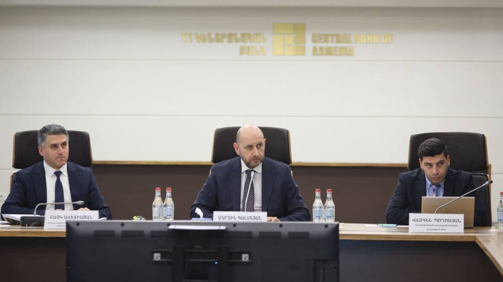 Մեր հաշվարկներով այդ սահմանափակումներից բանկային համակարգի վնասը կկազմի մոտ 2 մլրդ դրամ. Մարտին Գալստյան