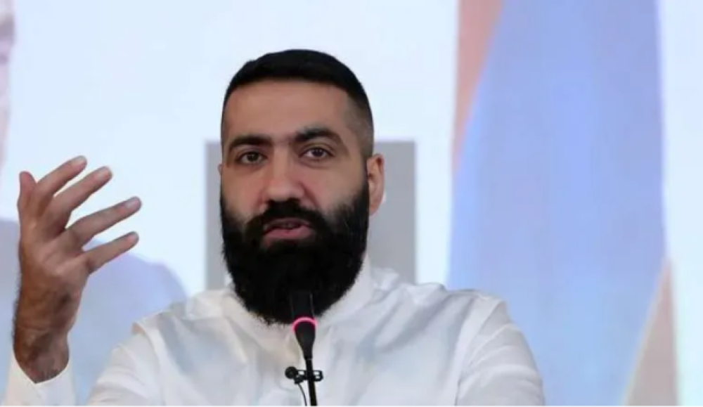 Լափելն էլ սահմաններ ունի, ի՞նչ տիպի եք էդ անտեր բիտումը կերել, որ աշնանը գցած ասֆալտը մի ձմեռ չի դիմացել. Արթուր Դանիելյան