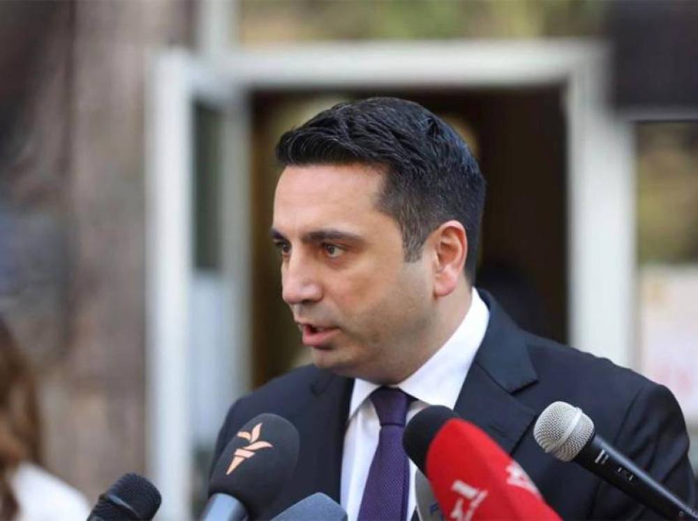 Ալեն Սիմոնյանը Մոսկվա այցից առաջ «զադնի է դրել»․ «Հրապարակ»