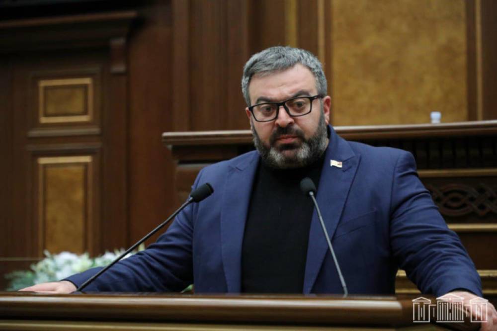 Աշխարհում չկա ոչ մի երկիր, որտեղ աղ շաղ տալուց հետո ասֆալտի վրա կարող են խրամատներ առաջանալ․ Գառնիկ Դանիելյան