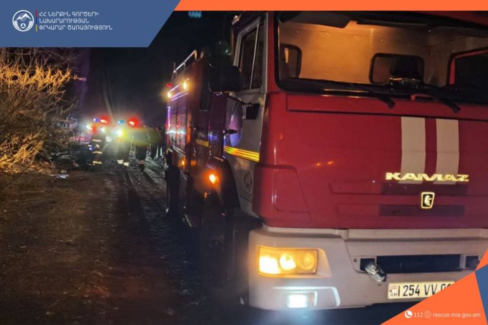 Երևան-Սևան ճանապարհին «Opel»-ը դուրս է եկել ճանապարհի երթևեկելի հատվածից և բախվել ծառերին․ կան տուժածներ և զnh