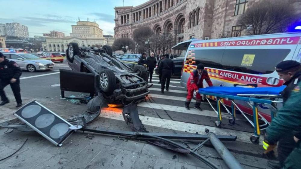 Ավտովթար` Հանրապետության հրապարակում. կա տուժած