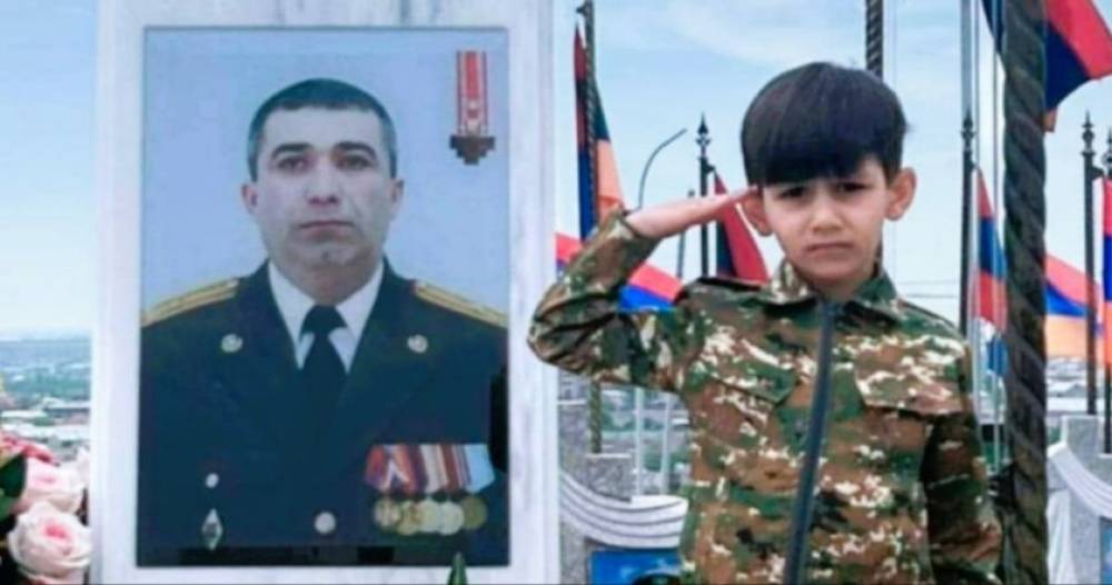 Դիվիզիայի շտաբի պետ, գնդապետ Գեղամ Գաբրիելյանը 27 տարի ծառայեց հայրենի երկրին և հողին ու զոհվեց 44-օրյա պատերազմում՝ Ջրականի ծանր մարտերում