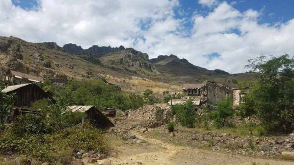 Դրմբոն գյուղի բնակիչները ճանապարհից օգտվելու խնդրանքով դիմել են Մուրադովին (տեսանյութ)