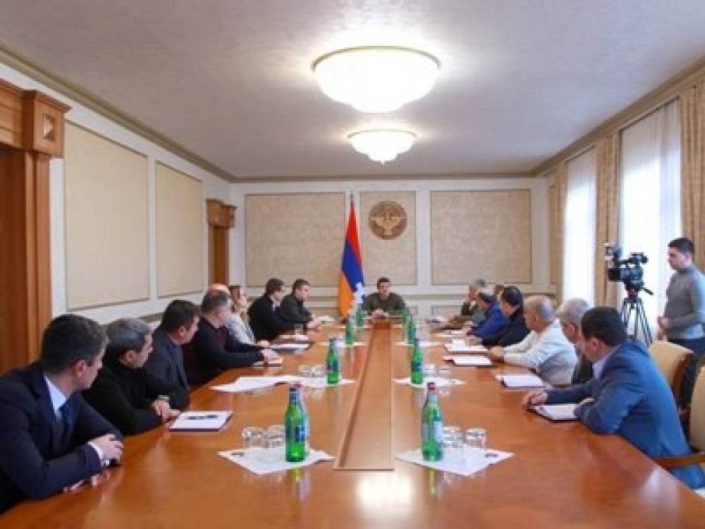 Արայիկ Հարությունյանն ընդլայնված խորհրդակցություն է հրավիրել սոցիալական ու բնակարանային ծրագրերի շուրջ