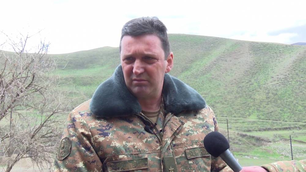 «Ջալալ ջան ու՞ր ես: Կա՞ս։ Ջալալ ջան ասելիք չունե՞ս»