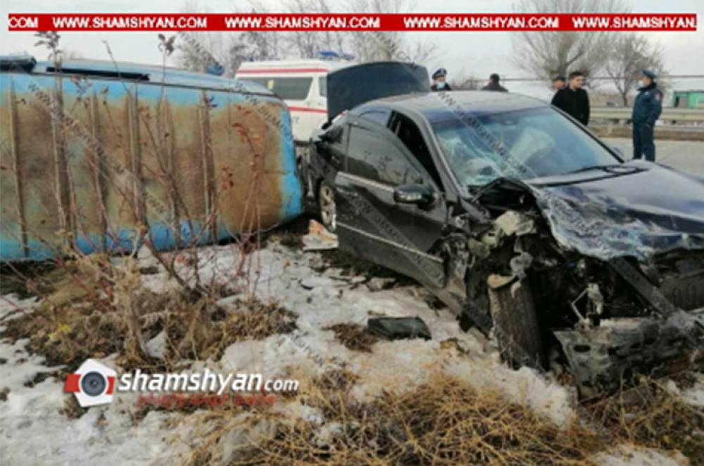 Երևան-Գյումրի ավտոճանապարհին բախվել են Mercedes և «Երազ» մակնիշի ավտոմեքենաները. «Երազ»-ի վարորդը տեղում մահացել է. shamshyan.com