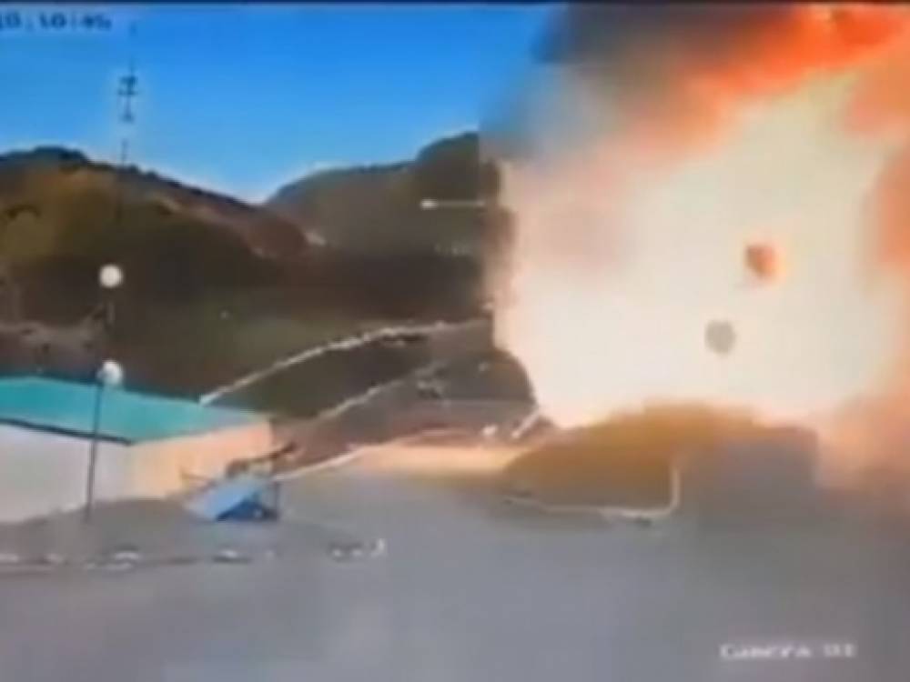 Տեսանյութ․ Ինչպես են ադրբեջանցիները պայթեցնում հայկական S 300-ը