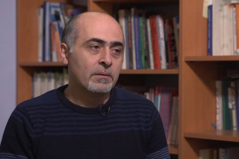 Բարդակի նշաններից ա, երբ սկսում են շտապ մեղավոր փնտրել, որ վրեքներից պատասխանատվությունը քցեն