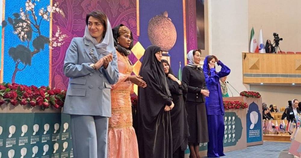 Աննա բաջիից դեպի ձախ Արևմուտքի թիվ մեկ թշնամի Հիզբոլլահի գլխավոր քարտուղարի դուստրն է. հիմա տեսնենք Արևմուտքը ե՞րբ է մեզ Արցախի հարցով օգնելու