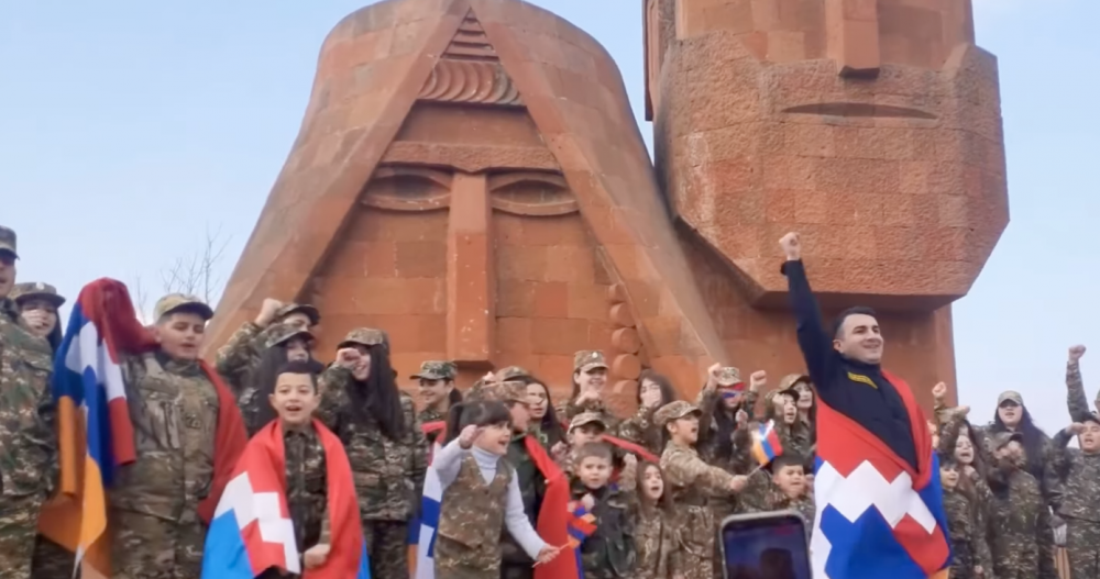 Արցախի փոքրիկնները երգով են շնորհավորել ՀՀ բանակի կազմավորման 31 տարին.(տեսանյութ)