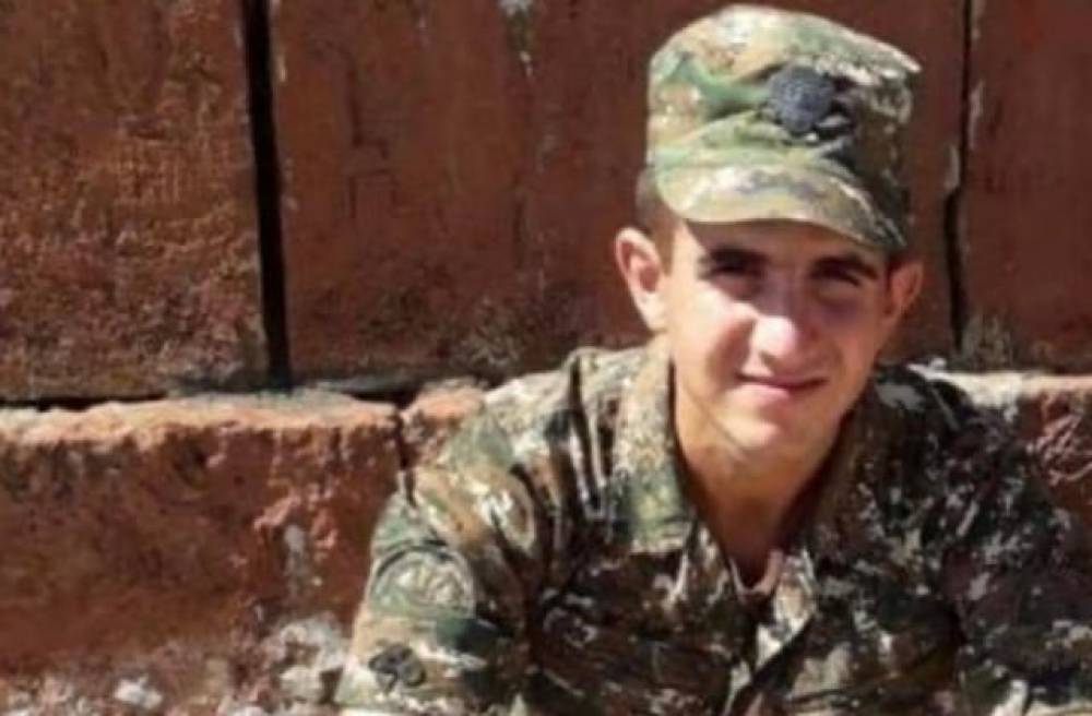 «Ամեն ինչ շատ լավ է…». զինվորական կացարանում զոհված 19-ամյա Վոլոդյան դեպքից ժամեր առաջ էր խոսել եղբոր հետ
