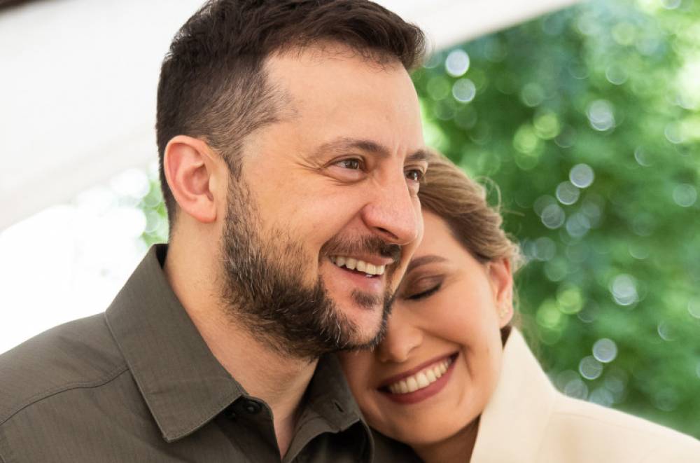 Նա նույն տղան է, որին ես հանդիպեցի, երբ 17 տարեկան էինք, ուղղակի նա հիմա քիչ է ժպտում․ Ելենա Զելենսկայան ամուսնուն ուղղված խորհրդավոր գրառում է արել