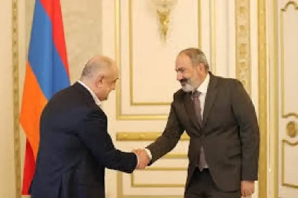 Նիկոլը դիմել է Սյամոյին, վերջինս գլուխ է գովացել, թե՝ սպասեք, «մեգա պլան» եմ գծել․ «Իրավունք»