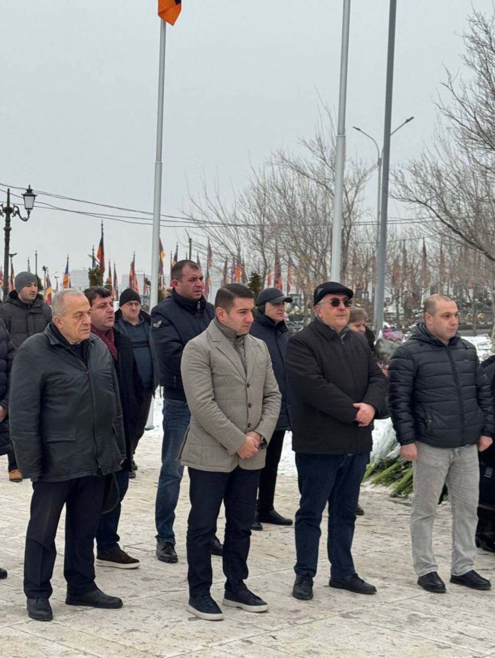 «Հայաստանը ես եմ»-ի անդամները, Նաիրի Սարգսյանի գլխավորությամբ, այցելել են Եռաբլուր