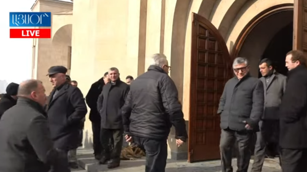 Խաչատուր Սուքիասյանը Փաշինյանի հետ Սուրբ Գրիգոր Լուսավորիչ եկեղեցում մասնակցել է պատարագի