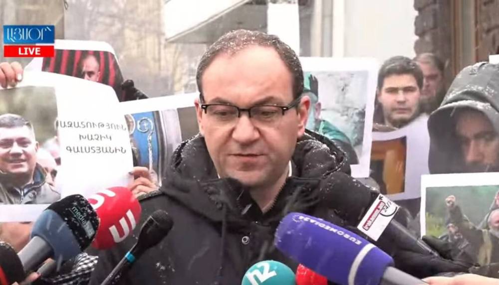 Խաչիկ Գալստյանին կալանքի տակ պահելու որևէ հիմք գոյություն չունի. Արսեն Բաբայան (Տեսանյութ)