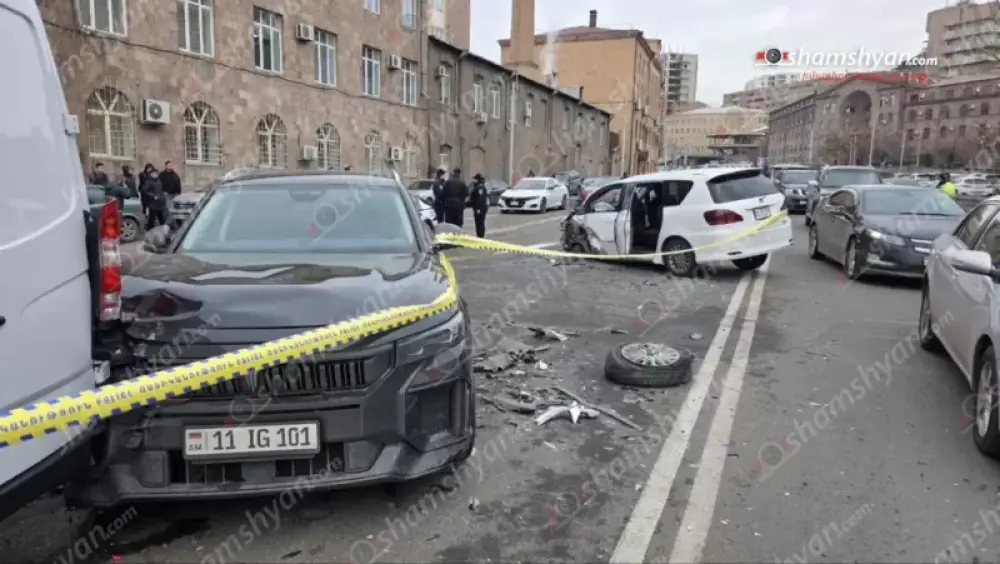 Հերացի թունելից Խանջյան թունել ճանապարհին 4 մեքենա է բախվել. 6 վիրավորներից 3-ը երեխաներ են