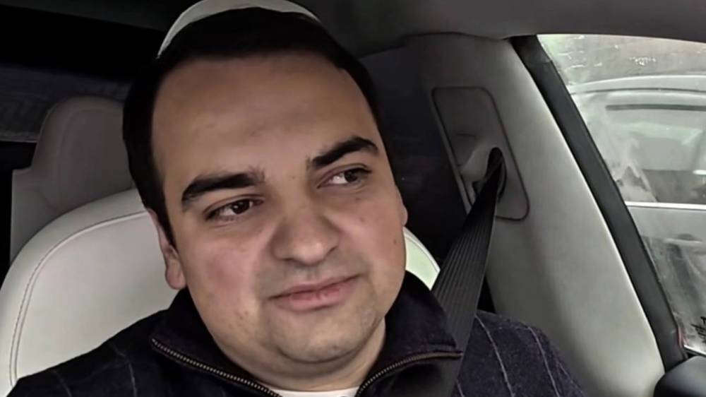 «Ես ցավում եմ կորցնելուց». Նարեկ Կարապետյանը կրկին տաքսի է վարել, որ լսի ժողովրդի կարծիքը (տեսանյութ)