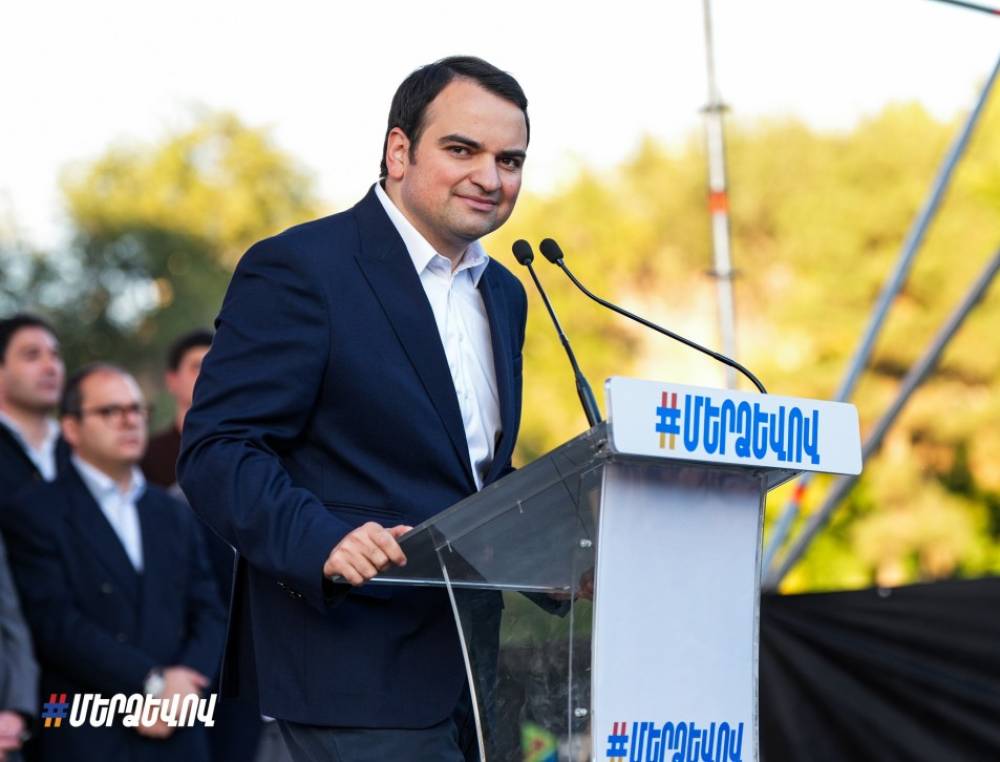 «Թե ինչպես է մեր տնտեսական ծրագիրը փոխելու նրանց կյանքը». Նարեկ Կարապետյանը երիտասարդների հետ է հանդիպել (Տեսանյութ)