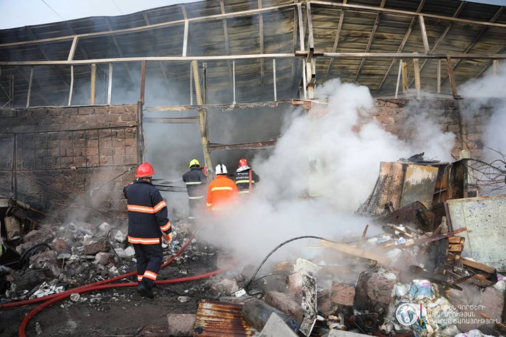 Շերամի փողոցում գտնվող անձեռոցիկի արտադրամասի պահեստում բռնկված հրդեհը մեկուսացվել է