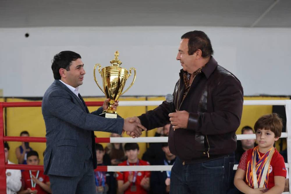 Գագիկ Ծառուկյանի աջակցության շնորհիվ ամբողջությամբ լուծվել են Համլետ Պատուրյանի անվան մարզադպրոցի և կից մարզական ակումբների ջեռուցման ծախսերը, , ձեռք են բերվել նոր օդորակիչներ