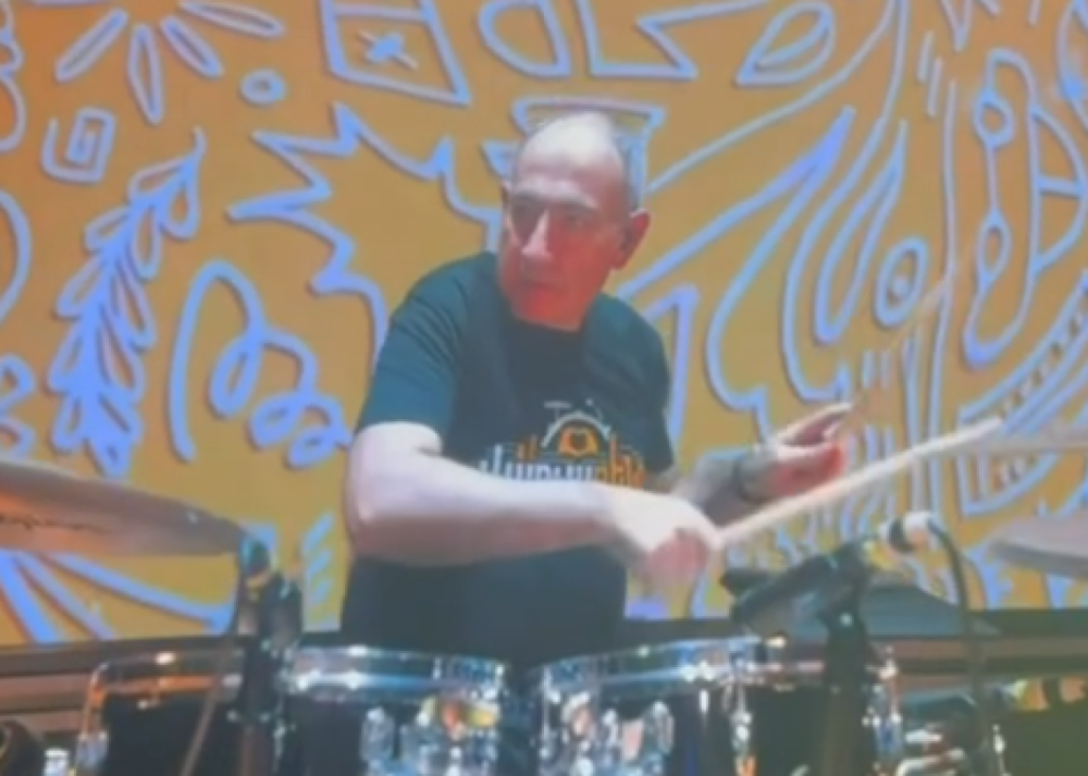 Երևանում ընթանում է Նիկոլ Փաշինյանի ղեկավարած «Վարչաբենդի» դիսկոտեկը․ Ալեն Սիմոնյանը հաղորդավարն է (տեսանյութ)