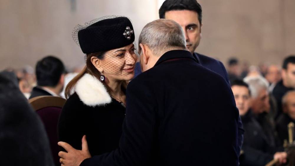 Ինչ արժեն Աննա Հակոբյանի այսօրվա կրած զարդերը