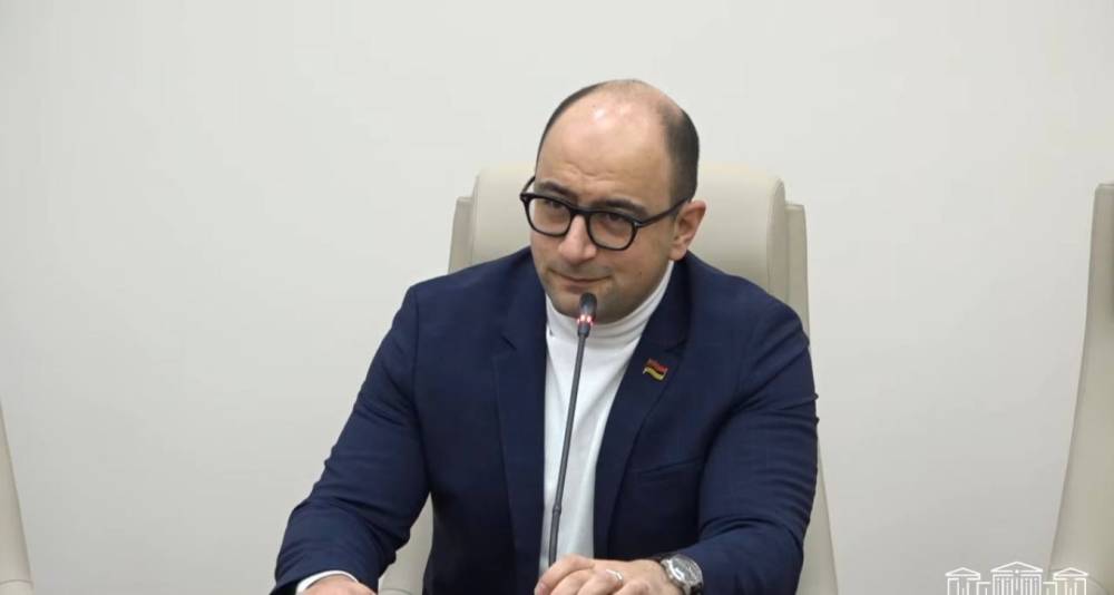 Իմ ընկերներն իրենց արժանապատիվ են զգում նաև քաղբանտարկյալի կարգավիճակում, մարդ կա ազատության մեջ է՝ նման ճոխություն իրեն թույլ տալ չի կարող. Մամիջանյանի պատասխանը՝ ՔՊ-ին պատկանող Civic.am-ին