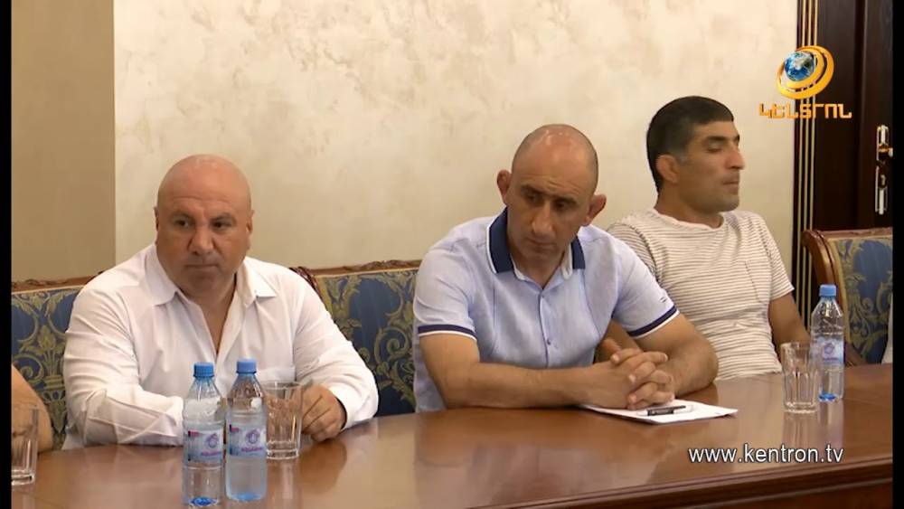 Գ. Ծառուկյանը հանդիպել է աշխարհի առաջնությունում հաջողության հասած պատանի ըմբիշներին