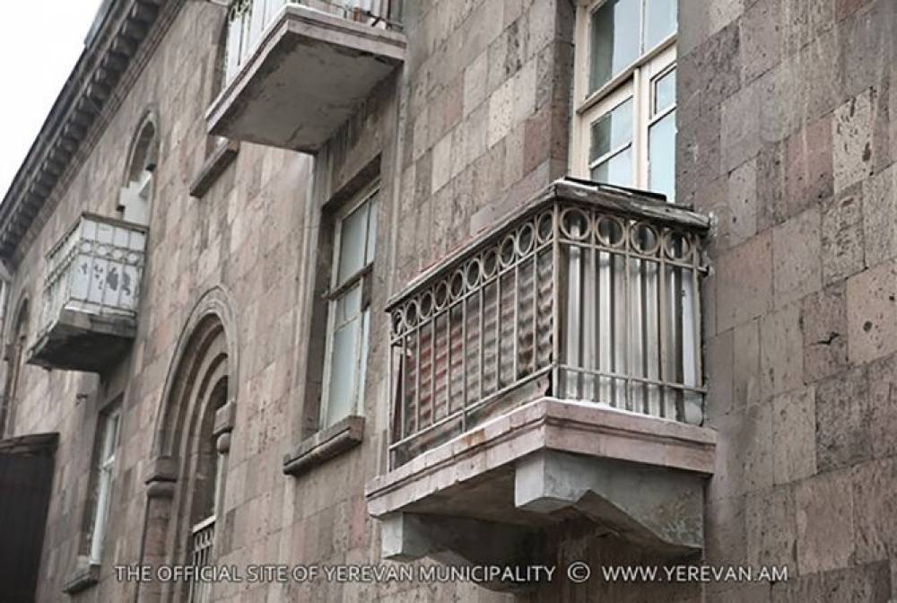 Ողբերգական դեպք Երևանում․ 2 քաղաքացի պատշգամբից անզգուշաբար ցած են ընկել