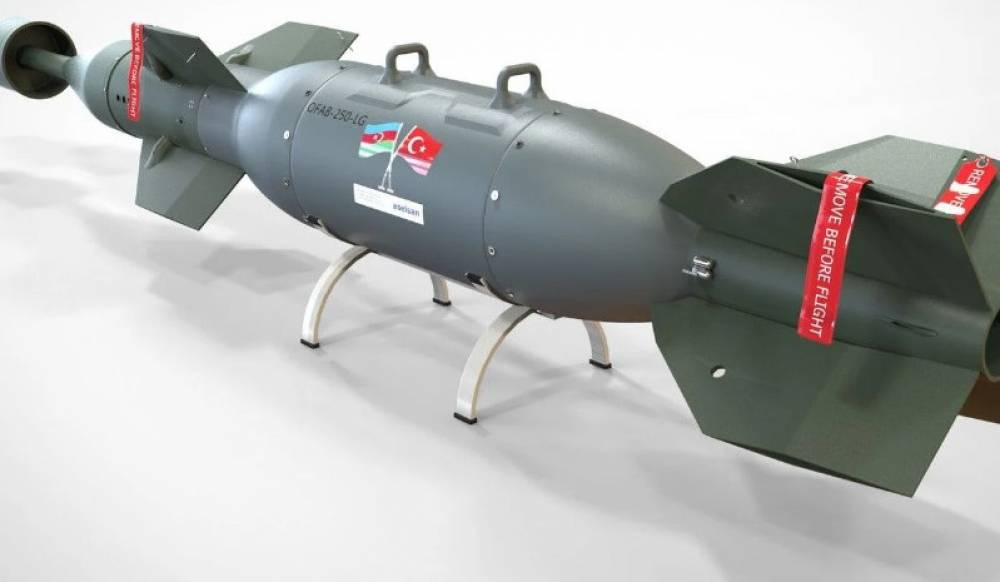 Ադրբեջանը, ունենալով չեզոք կարգավիճակ, ավիառումբներ է մատակարարել Ուկրաինային