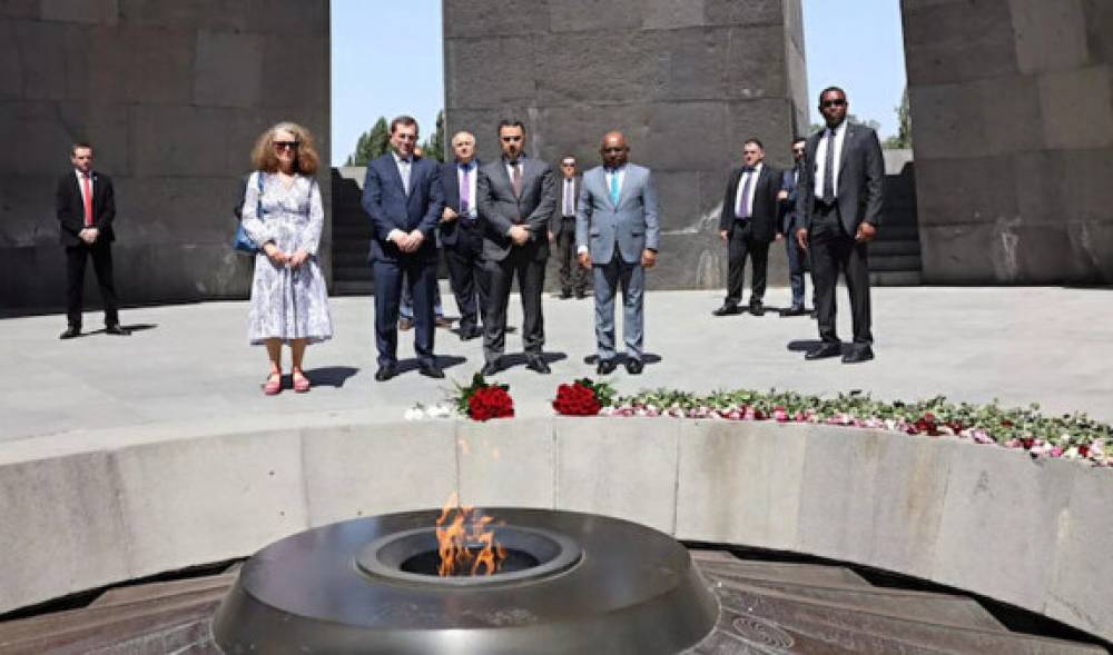 ՄԱԿ-ի ԳԱ նախագահը, տեղի տալով Թուրքիայի կոշտ արձագանքին, հեռացրել է ցեղասպանության մասին գրառումը