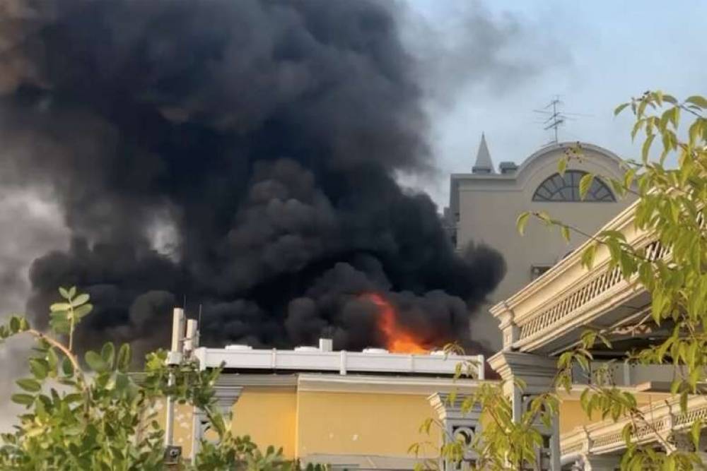 Մոսկվայի կենտրոնում այրվող ռեստորանում ավելի քան 100 մարդ է գտնվում