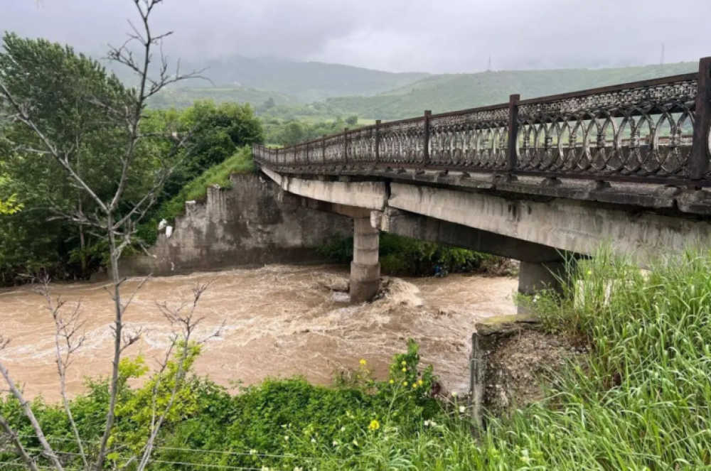 Խաշթառակ և Լուսահովիտ գյուղեր տանող կամուրջը երկկողմանի փակ է. գործում է Իջևան-Լուսահովիտ-Խաշթառակ այլընտրանքային ավտոճանապարհը