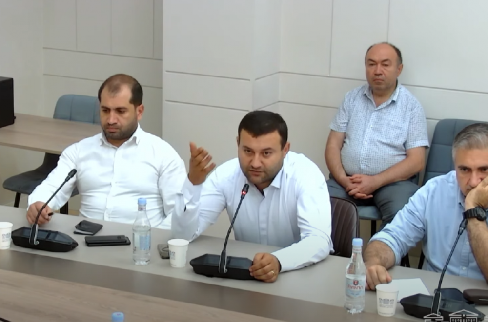 Վրաստանից դեպի Ռուսաստան թունելները լուսավոր են, Դիլիջանի թունելը մութ է, ինչո՞ւ. ՔՊ-ական պատգամավորը՝ ՏԿԵ փոխնախարարին