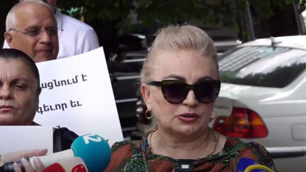 Հայաստանում իշխանություն չկա. արցախցի կին