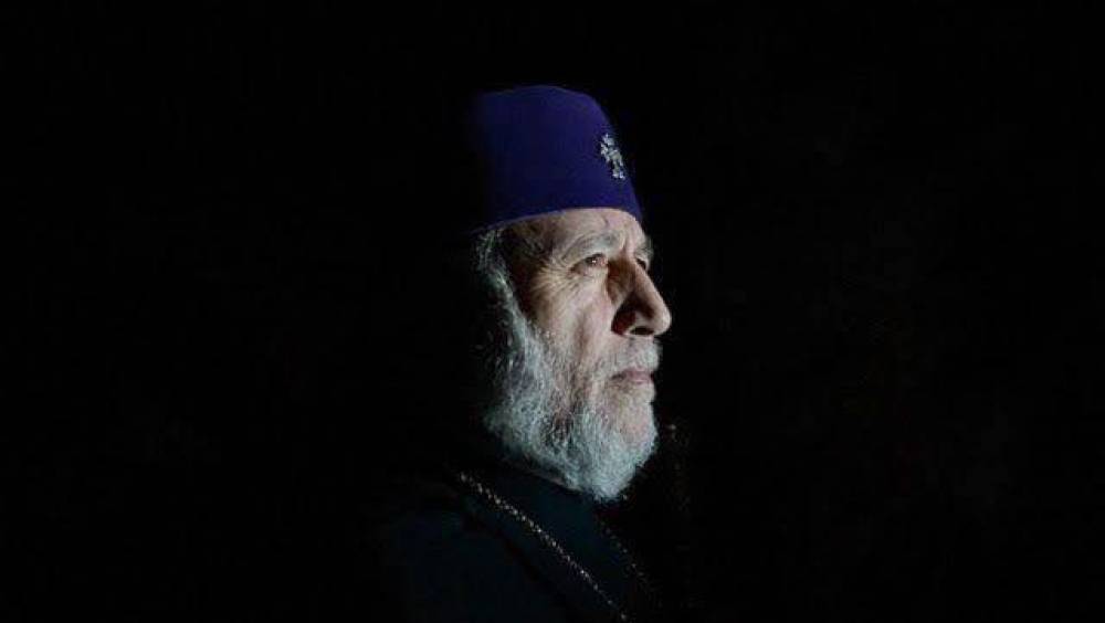 Կաթողիկոսին խելապակասը ոչինչ անել չի կարող