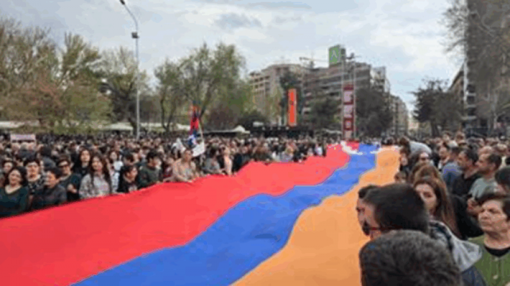 Սուրհանդակ է ուղարկել հանրահավաքից առաջ. «Իրավունք»