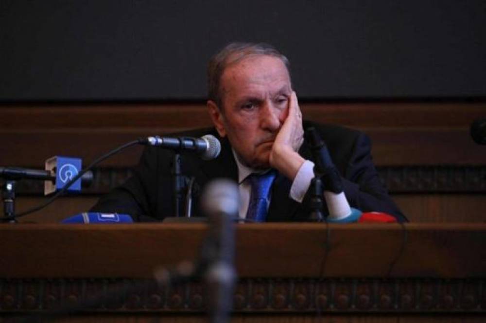Մեծարգո պարոն վարչապետ, չեղարկեք Վաղարշապատում Ձեր նախաձեռնած հանրահավաքի որոշումը և անհապաղ ազատ արձակեք քաղբանտարկյալներին․ Լևոն Տեր-Պետրոսյան