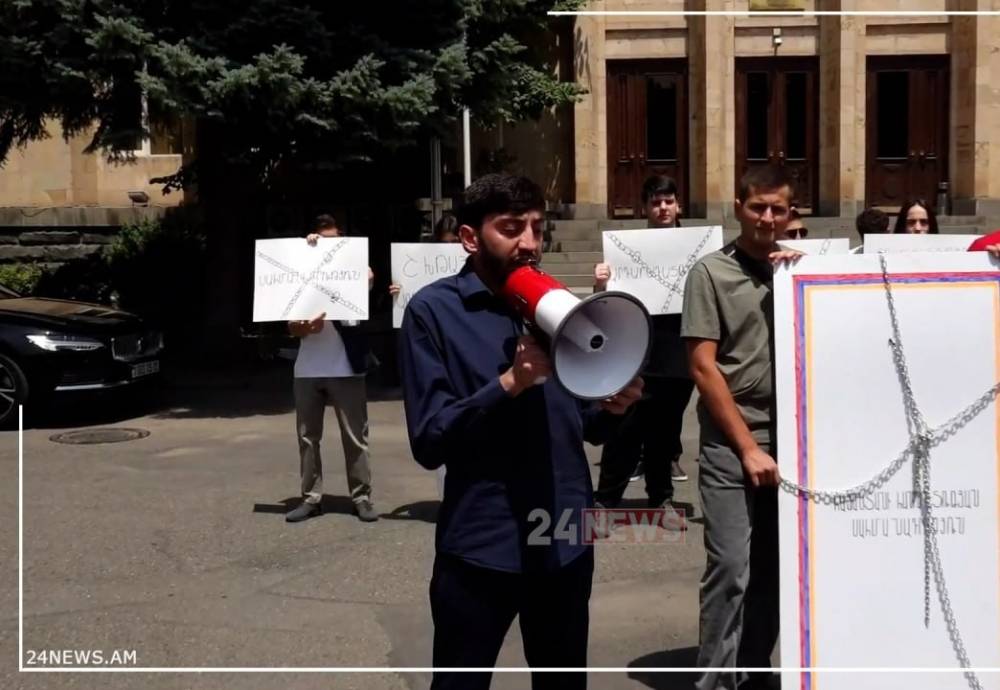 Այսօր մեր Սահմանադրությունը ժողովրդի նման շղթայված է, օրենքի ուժը տապալված է
