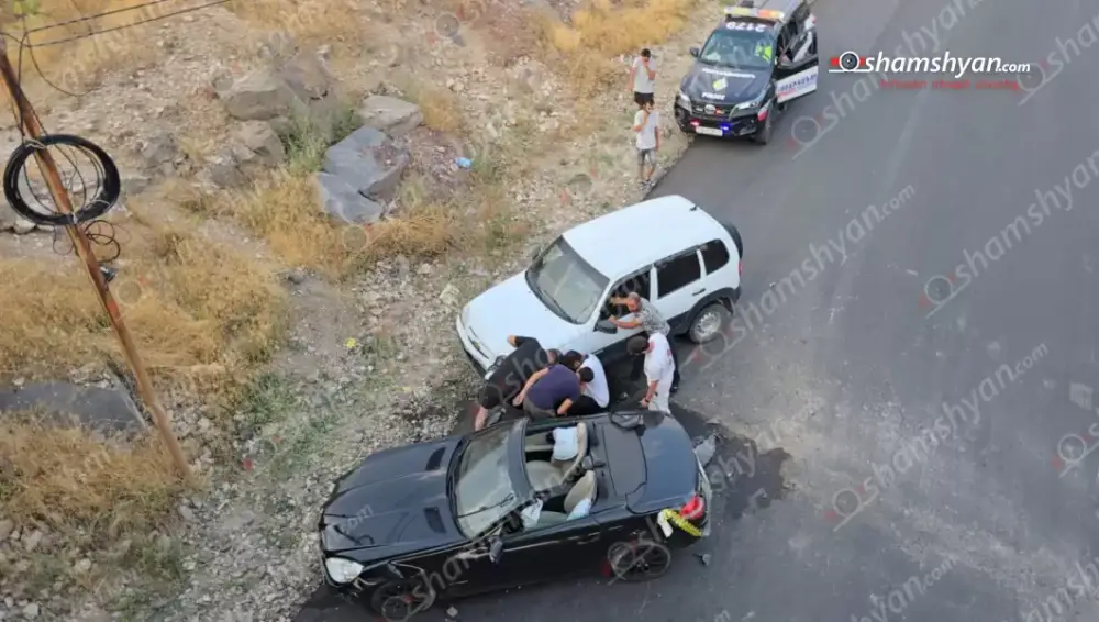 Ջրվեժի կամրջի մոտ բախվել են «Opel»-ն ու «Mercedes»-ը․ վերջինս մի քանի մետր թռնելով՝ հայտնվել է կամրջի տակ և բախվել «Chevrolet»-ին․ կա վիրшվոր