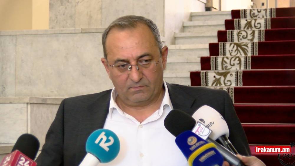 Էդ ստահակներն ու պիղծերը հարձակվեցին. Մինասյանը մանրամասներ պատմեց. ինչից է սկսվել ԱԺ վեճը