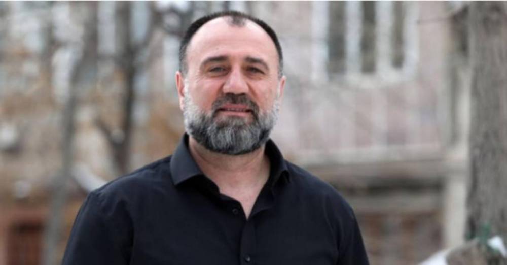 Հարամ բառն էլ ոտից գլուխ ձեր «փոքրիկ խմբակի» մասին է, մի հատ նայեք 2018-ից ինչքան բան եք հարամ արել հայ ազգի կյանքում. Ռուբեն Մխիթարյան