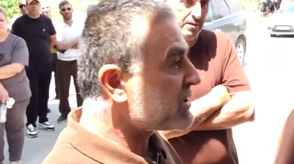Արա՛, ու՞ր եք, եկե՛ք, տեր եղեք ձեր ազգին, փակել ա, որ տա թուրքին. լարված իրավիճակ՝ «Արարատցեմենտում»
