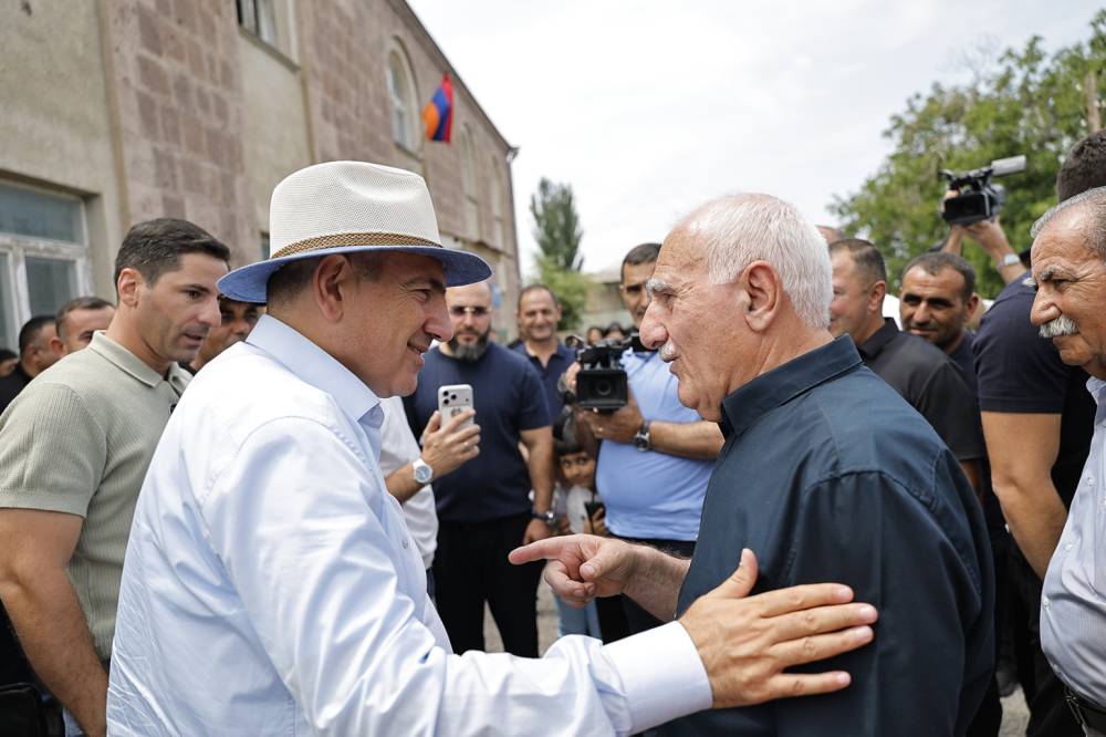 Փաշինյանն այցելել է Վեդիի ջրամբար և Արարատի մարզի մի քանի բնակավայրերում ծանոթացել իրականացվող ծրագրերի ընթացքին