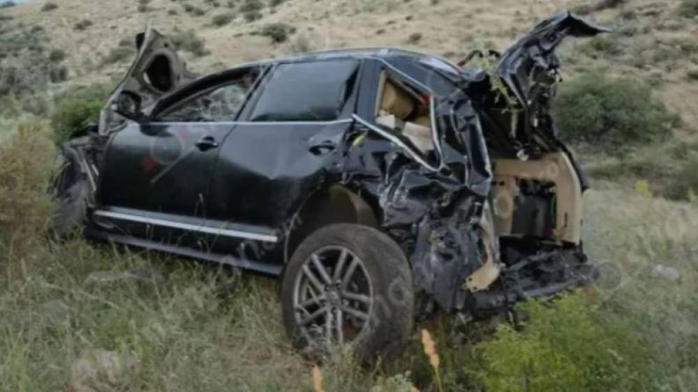 Ողբերգական ավտովթար. Volkswagen-ը «Չայնիի» ոլորաններում մոտ 250 մետր գլորվելով՝ հայտնվել ձորում, վարորդի մшրմինը հայտնաբերել են մեքենայից դուրս